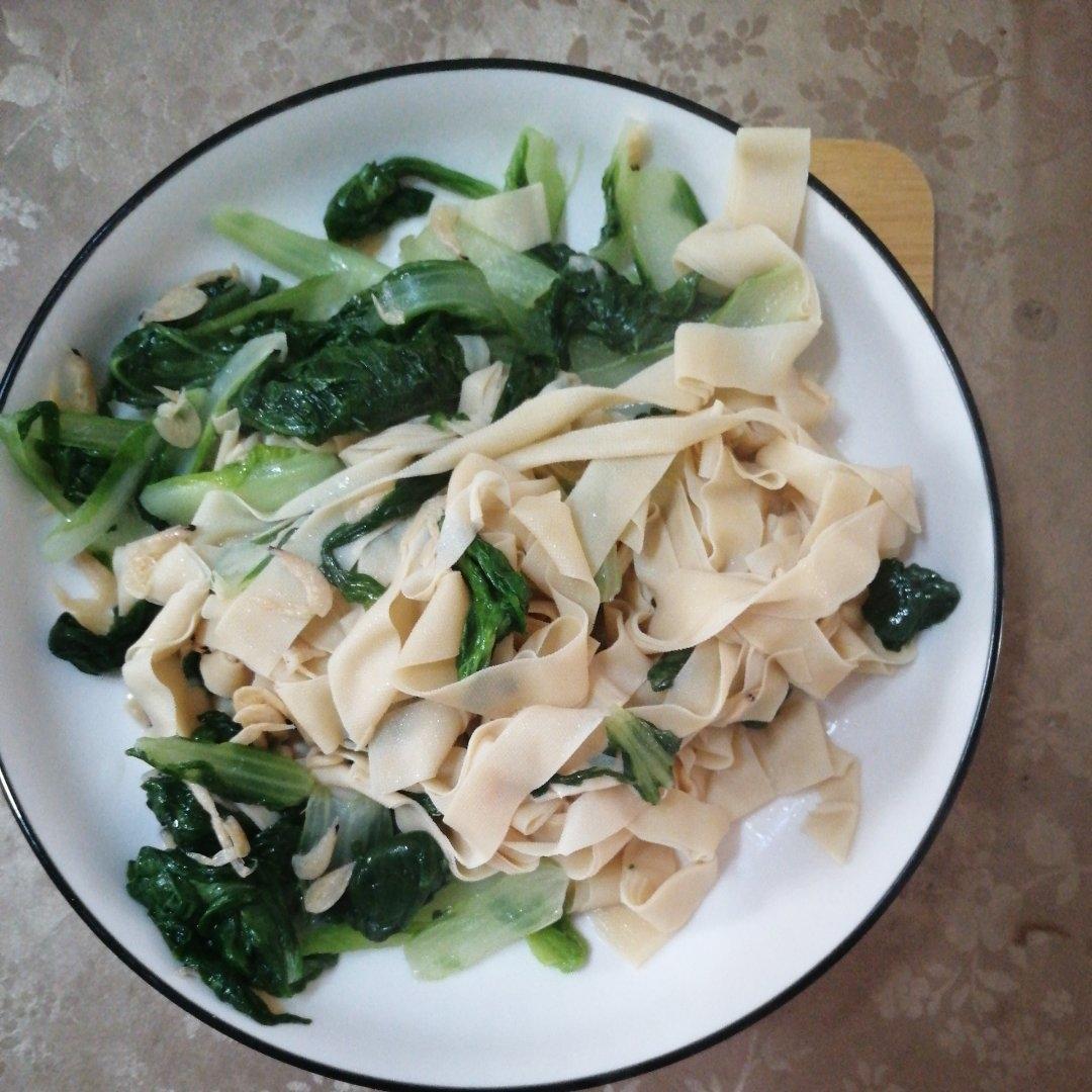 杭白菜炒薄百叶丝