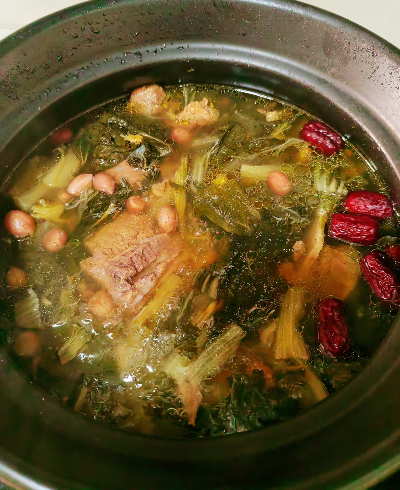 清热去火的白菜干猪骨汤的做法