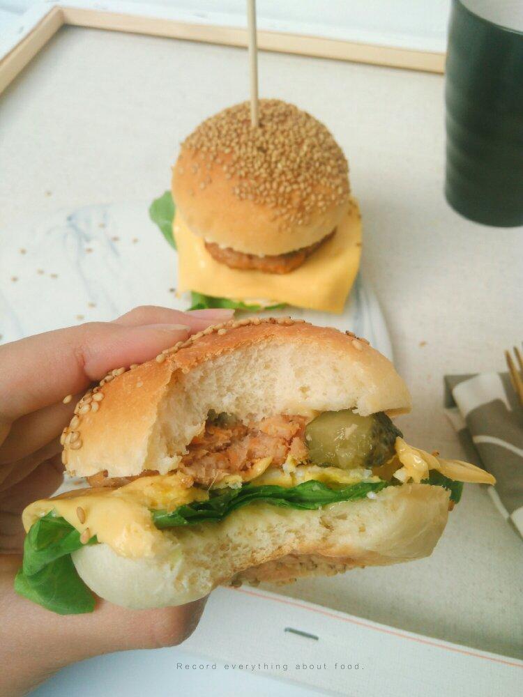 肉松沙拉酱面包（65度汤种）