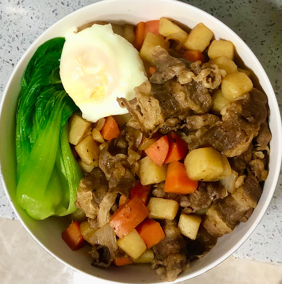好吃到舔碗底的土豆肥牛拌饭
