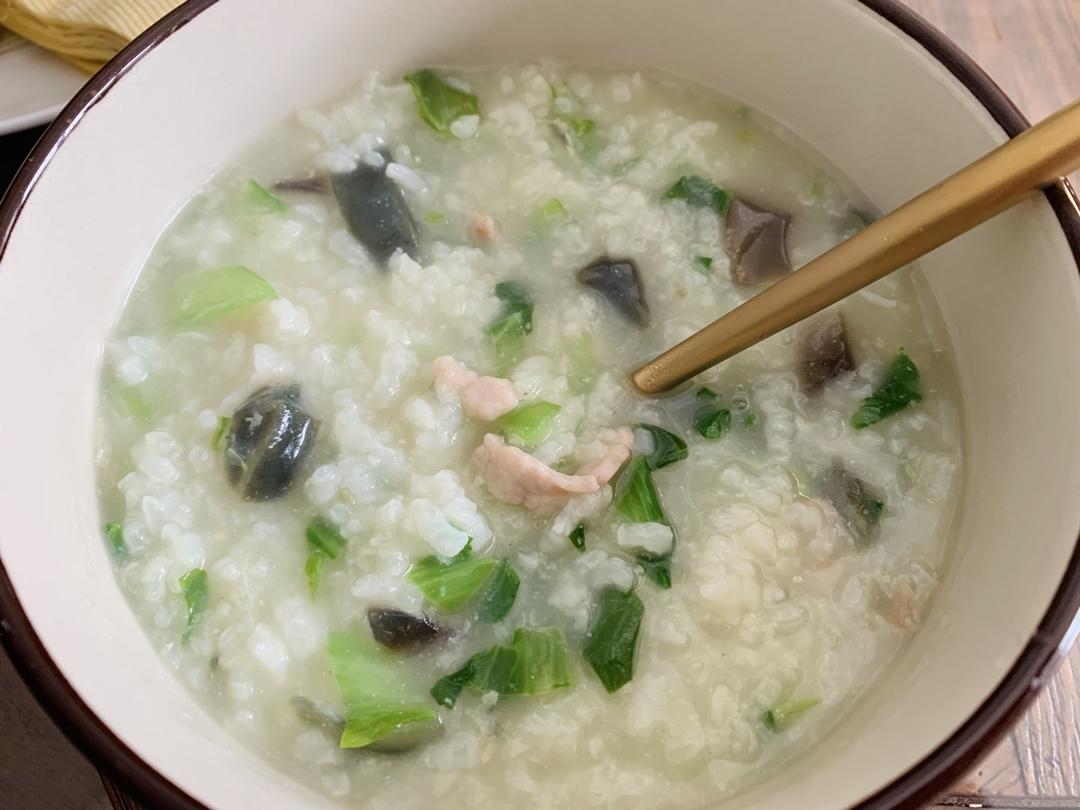 妈妈👩教我做的皮蛋瘦肉粥🥣简单快捷美味😋