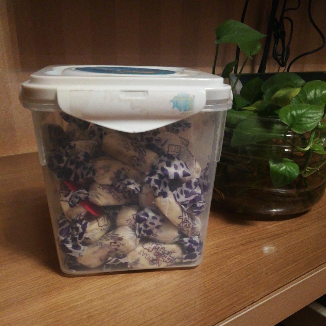 花生牛轧糖-蔓越莓牛扎糖