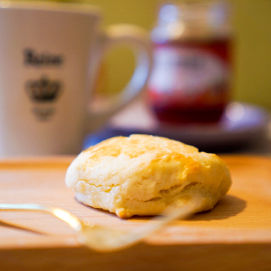 【视频】3分钟 奶油司康Scone(可能是世界上最快手的司康) 消耗淡奶油～