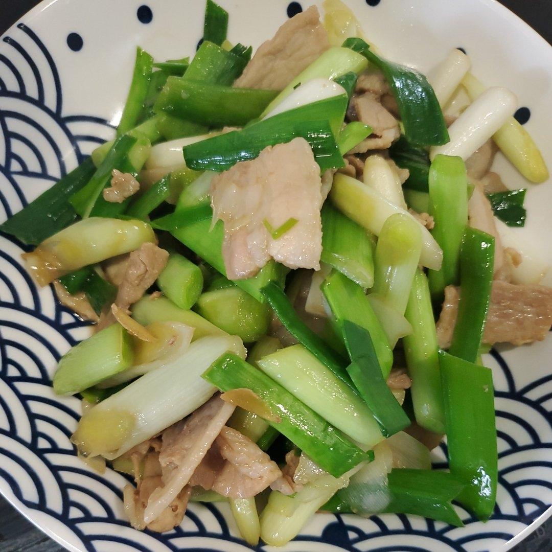 简易版超下饭 蒜苗炒肉（蒜叶炒肉）