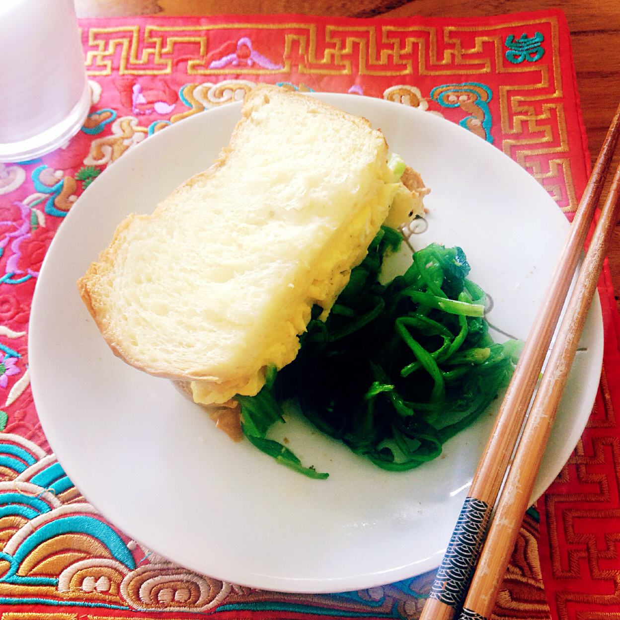奶油菠菜鸡蛋三明治