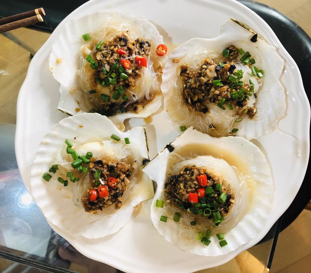【视频】蒜蓉粉丝蒸扇贝