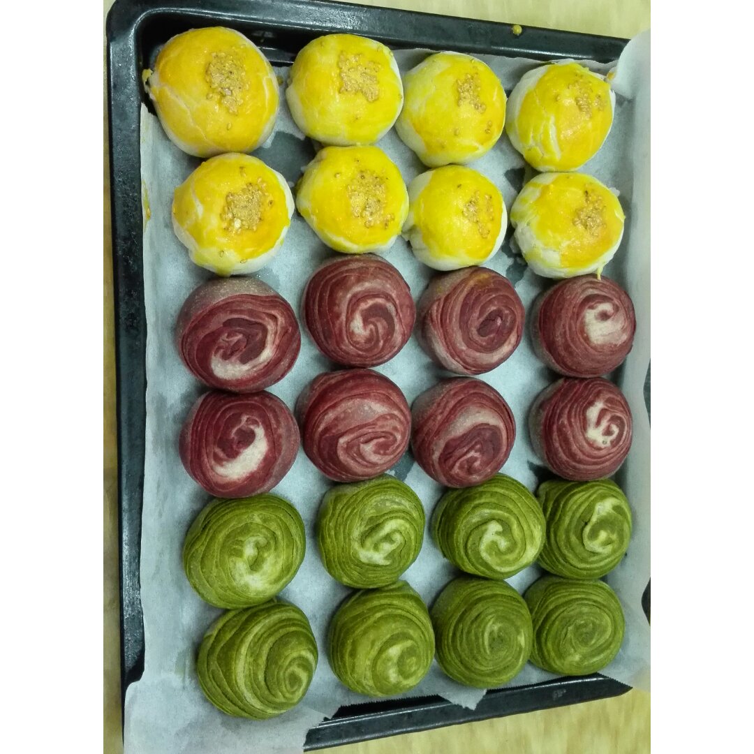 蛋黄酥~紫薯、抹茶、原味~花好月圆，中秋快乐~内附一次做六色蛋黄酥方法~