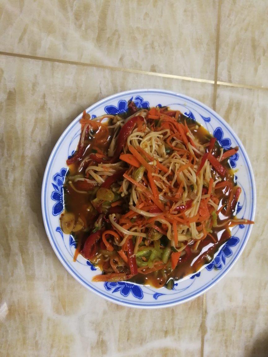 凉拌金针菇：口感一级棒，超级开胃