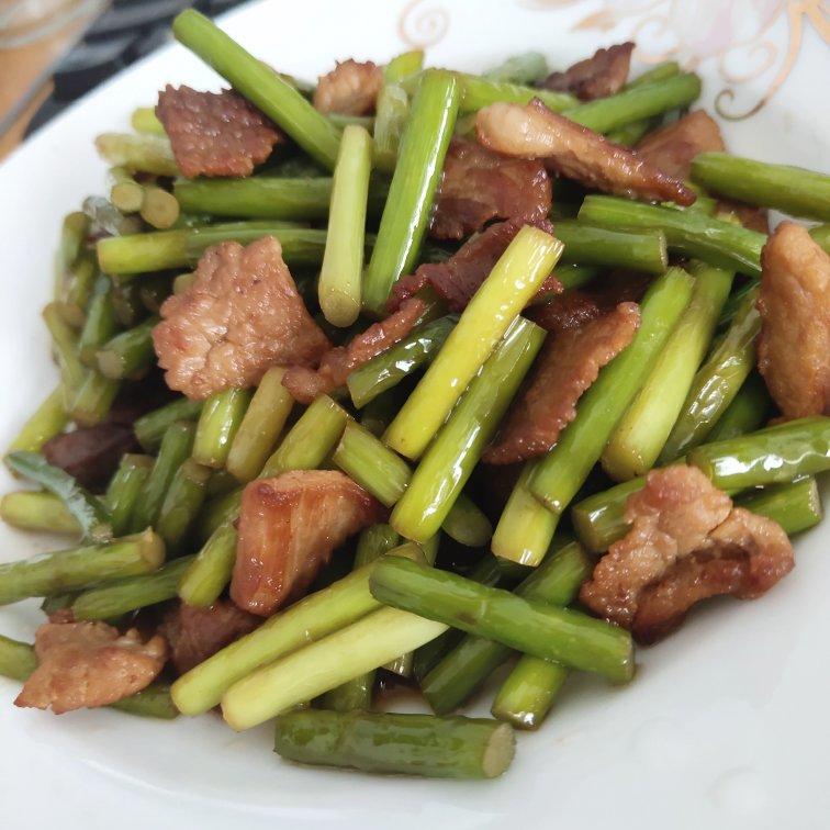 家常菜蒜薹炒肉（蒜苔炒肉）