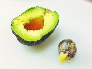 牛油果蜂蜜培根三明治——Avocado的吃法之一的做法 步骤2