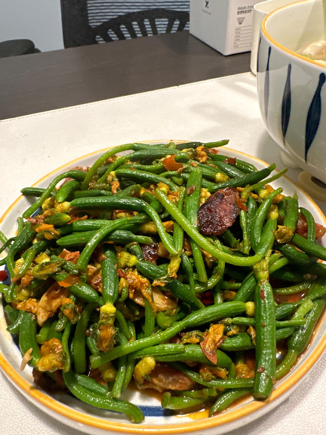 黄瓜花炒腊肠