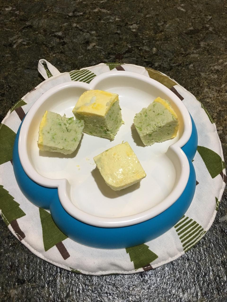 西兰花鸡肉小方