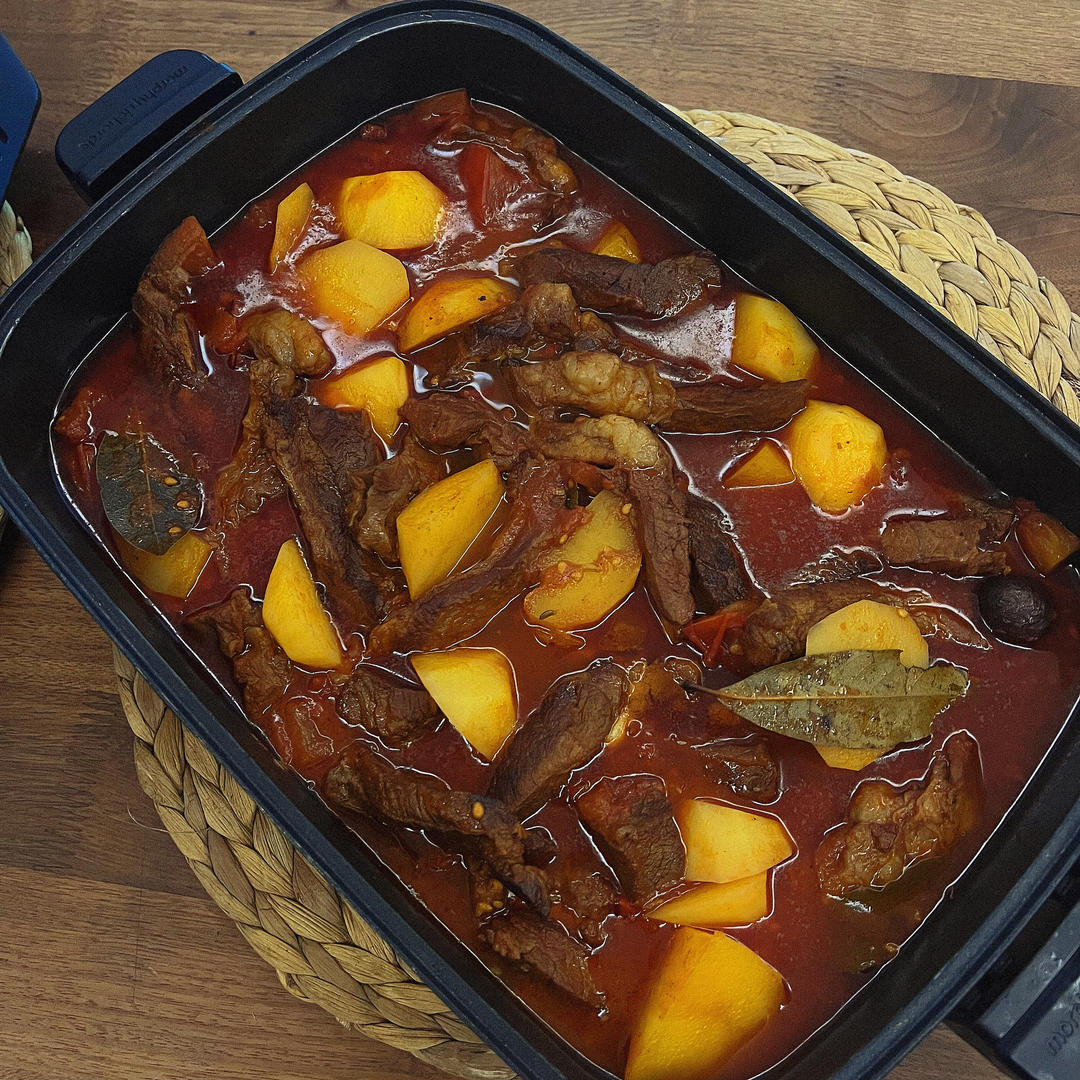 汤浓肉嫩的番茄牛腩，牛腩软烂秘法