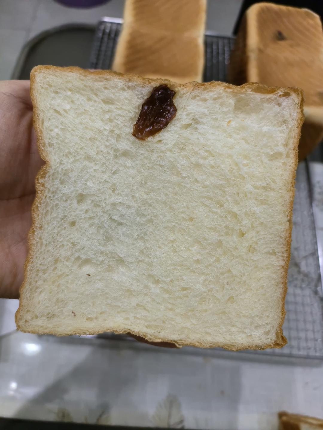鲜奶提子吐司