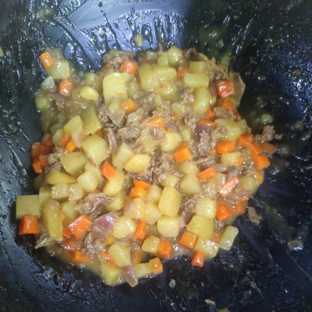 咖喱牛肉饭