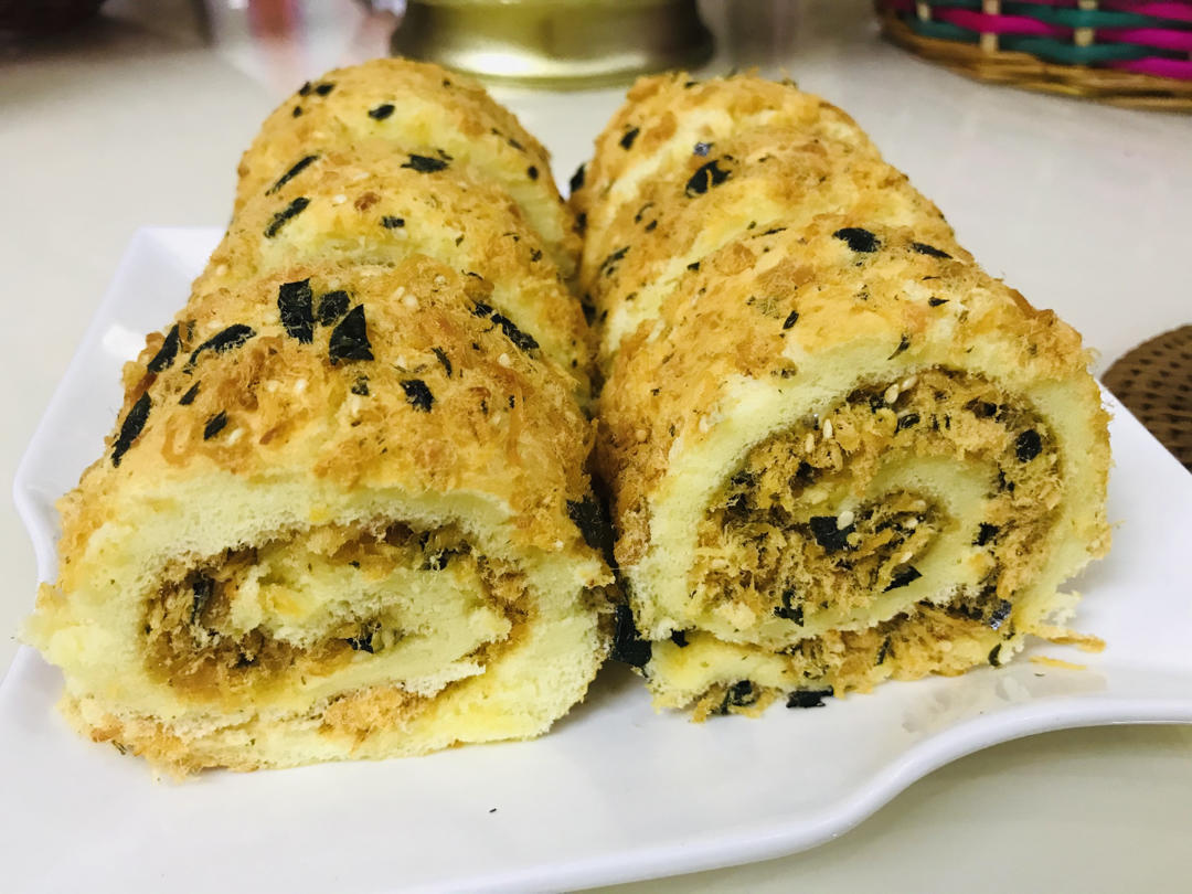 美味肉松卷-简单不开裂，零失误的蛋糕卷