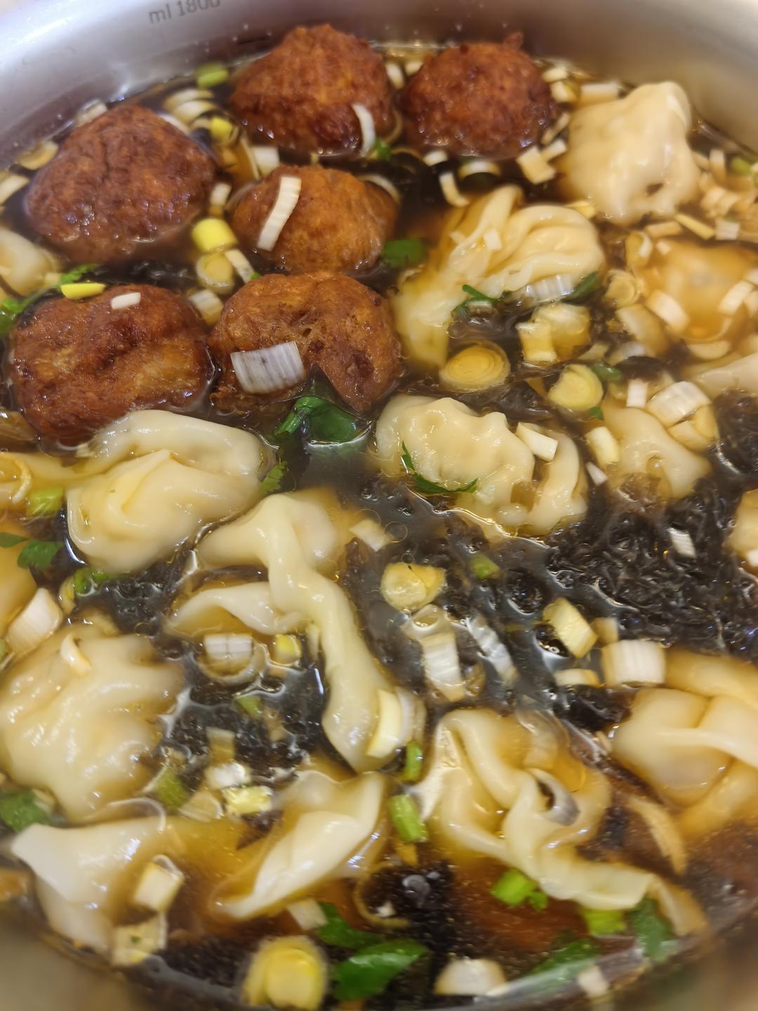 鸡肉香菇大馅馄饨