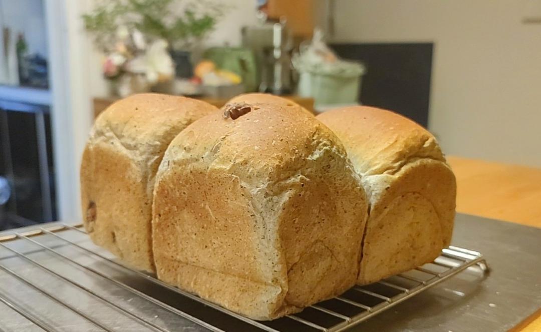 养生黑芝麻核桃吐司