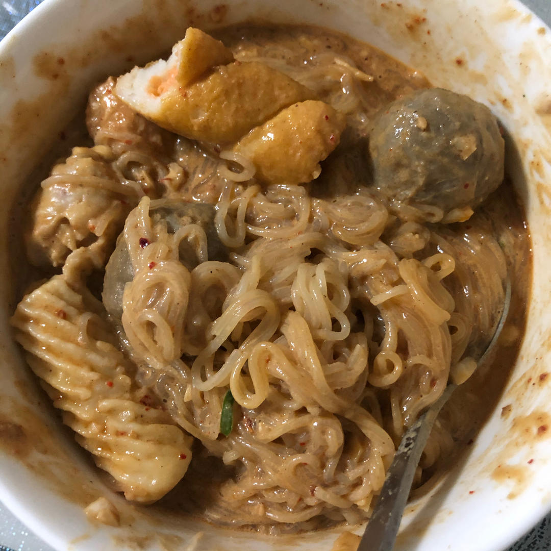 秒杀小夜市的麻酱流汁宽粉