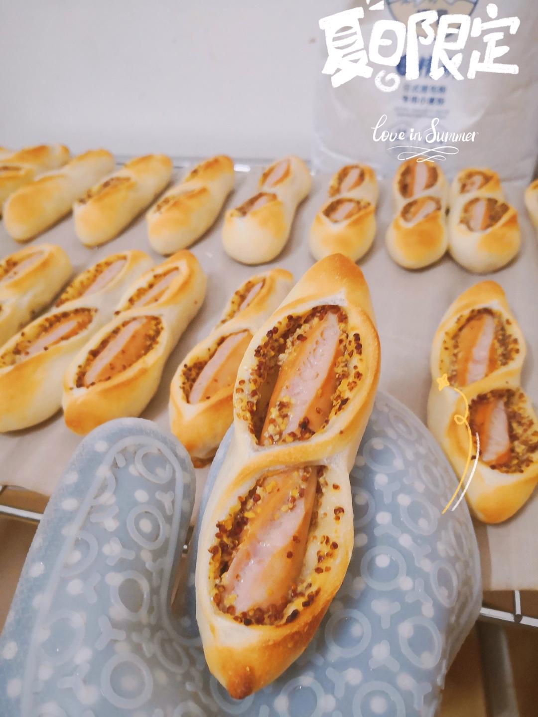 治愈甜腻的｜法式芥末籽香肠面包