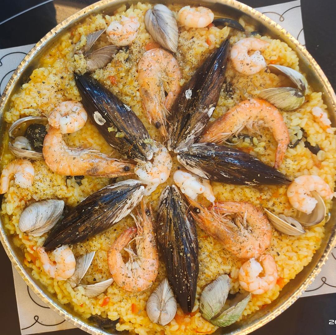 藏红花果然是西班牙海鲜饭的灵魂