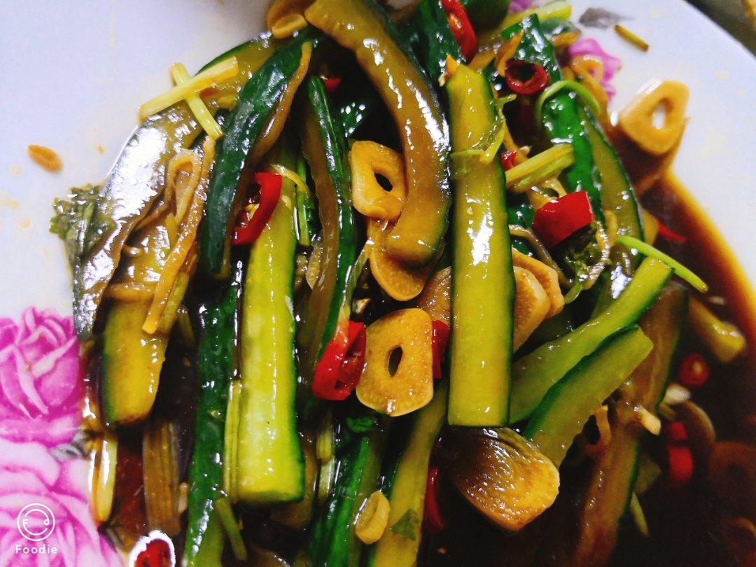 脆爽可口的凉拌黄瓜