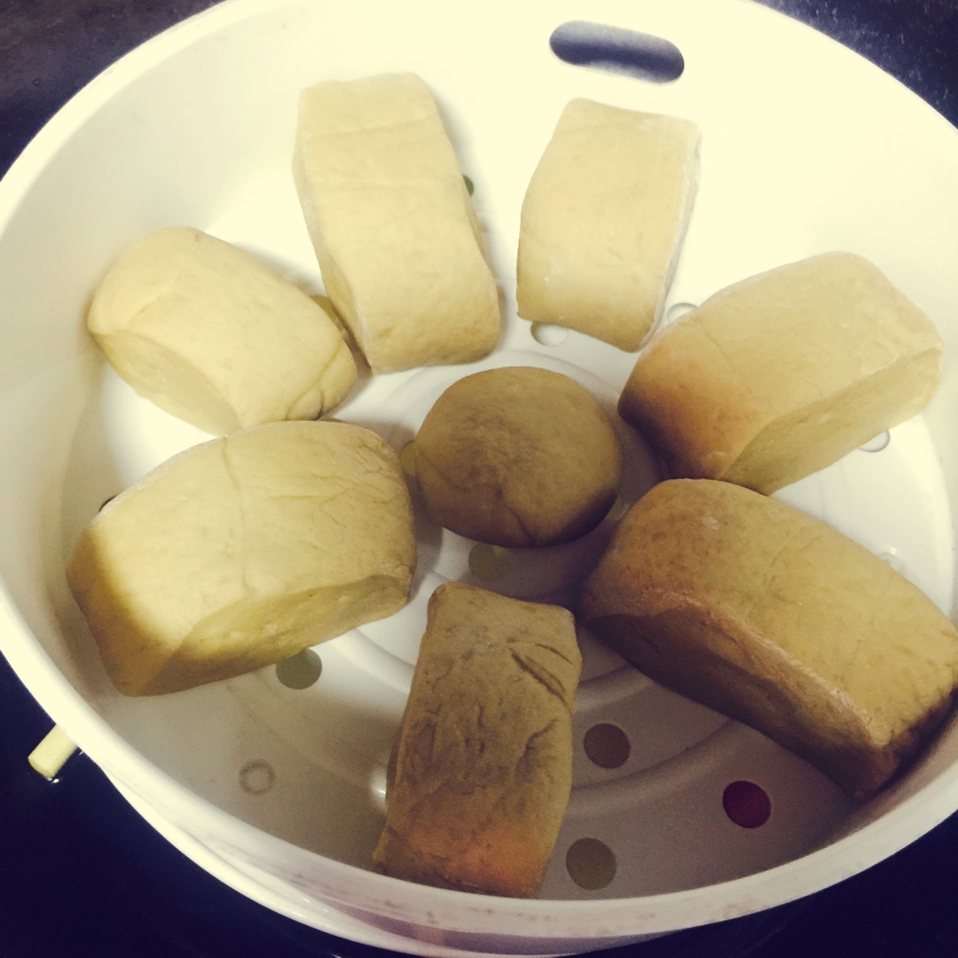 新手也可以--详解如何做出人见人爱、金黄的南瓜馒头