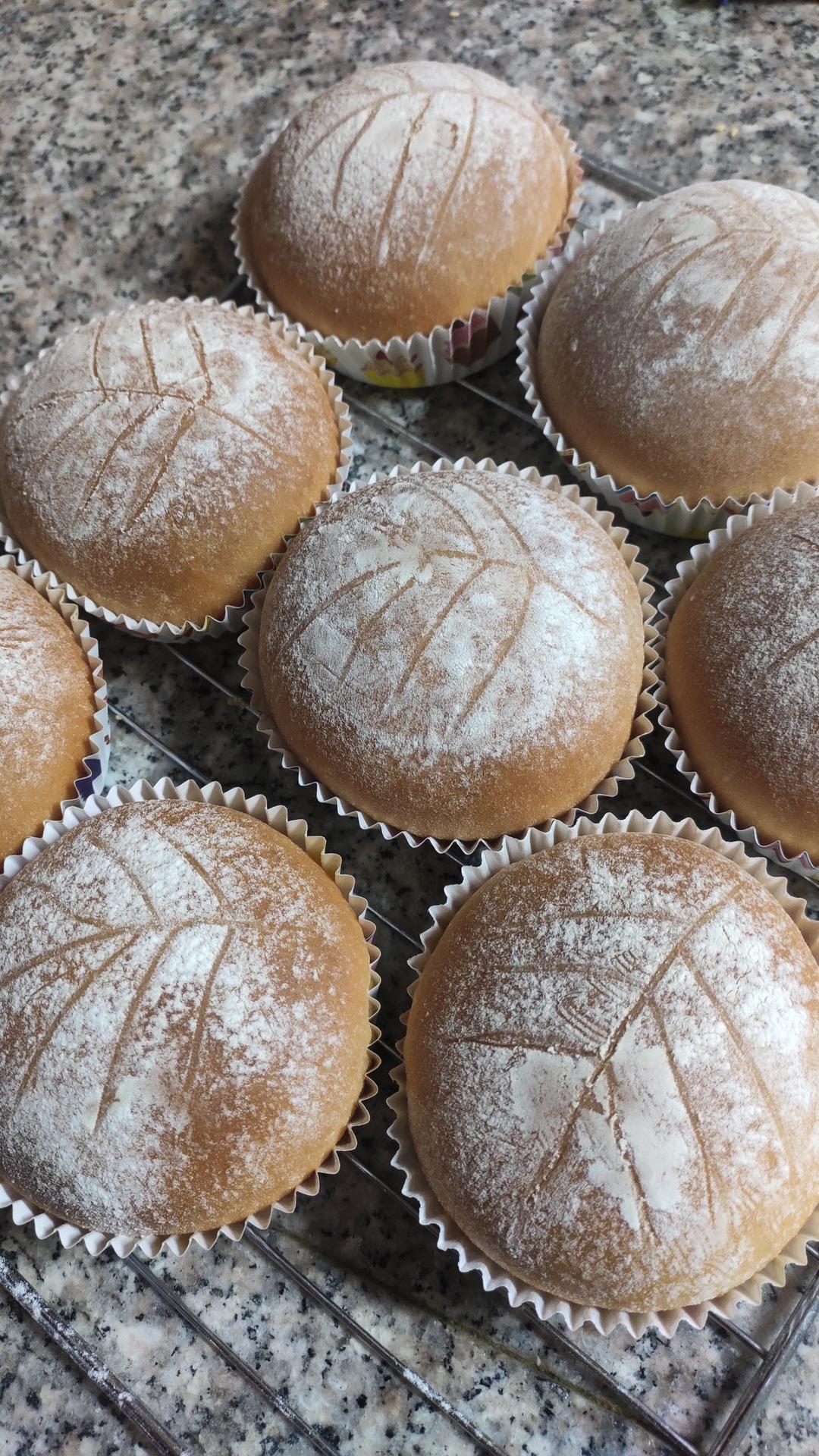 如棉花般松软的海苔肉松面包