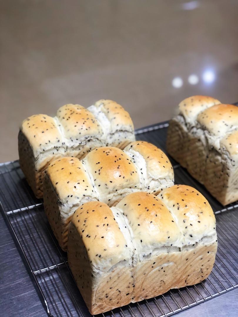 ✔️越嚼越香de黑芝麻咸吐司