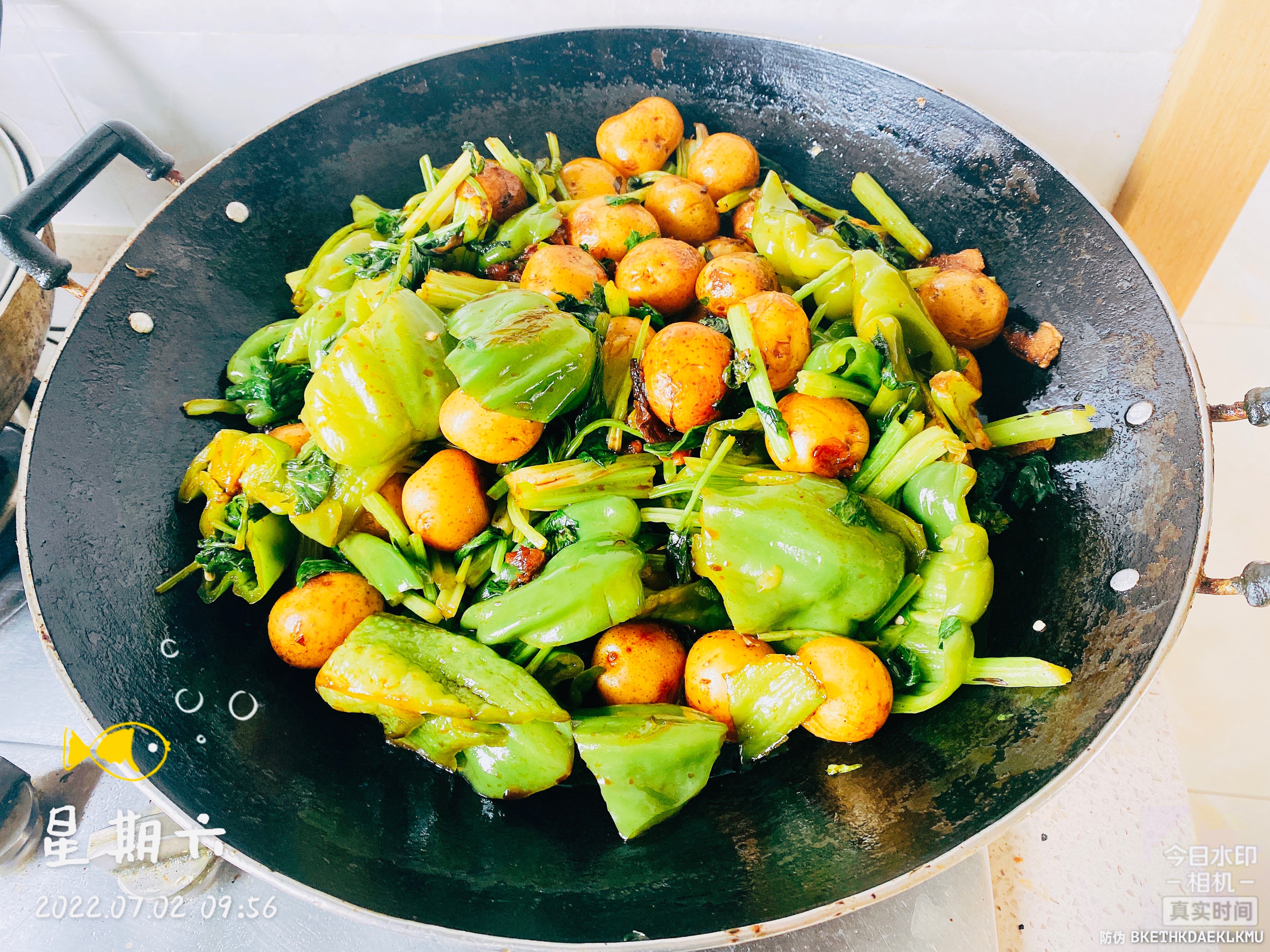 辣椒芹菜炖小土豆的做法