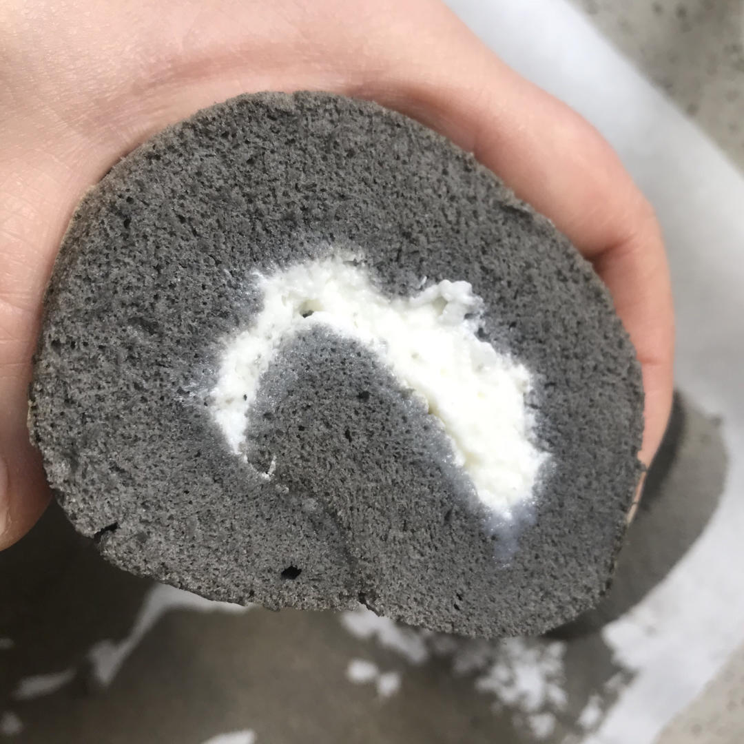 黑芝麻蛋糕卷