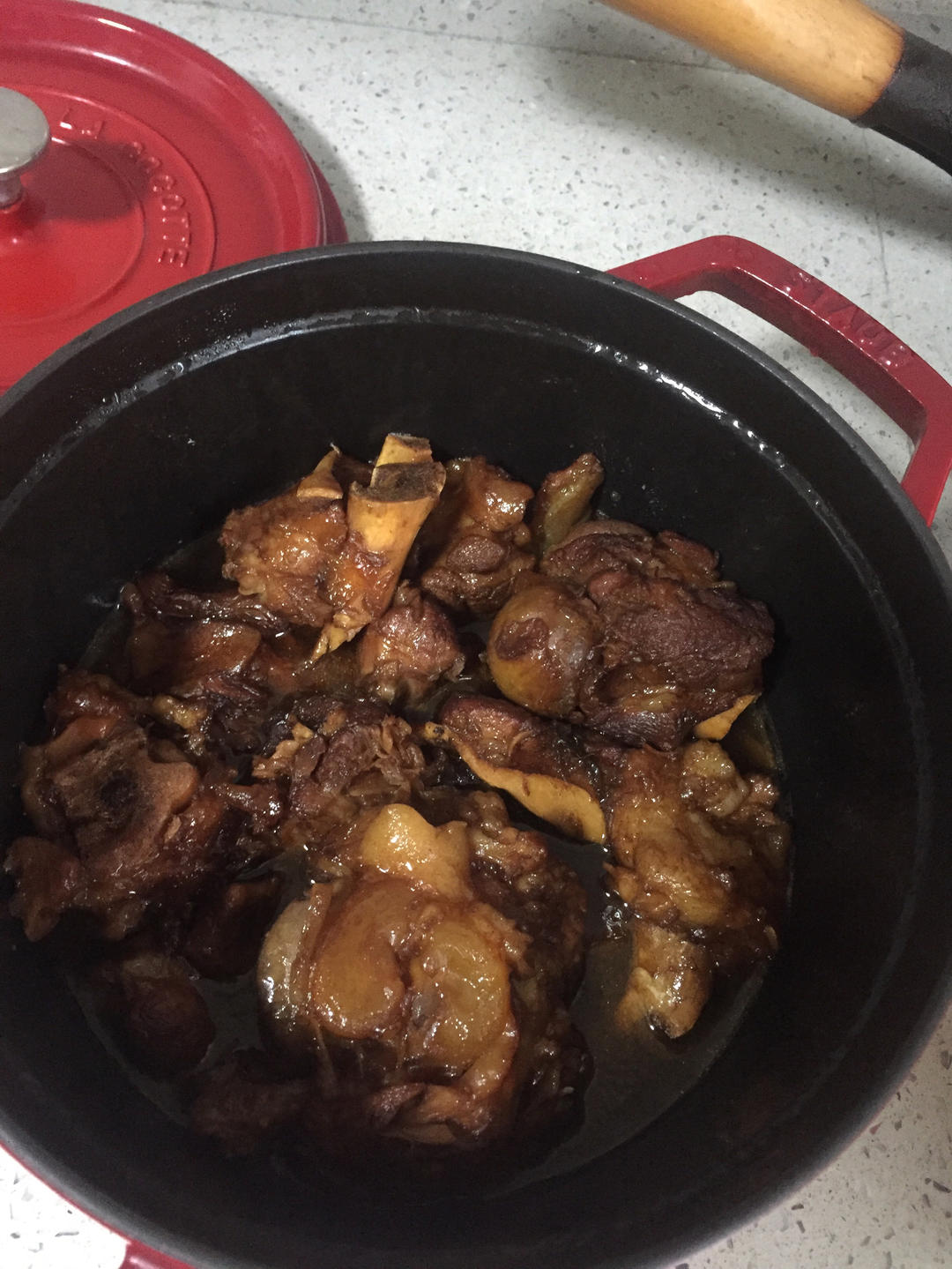 超简单的酱大骨（红烧筒骨）
