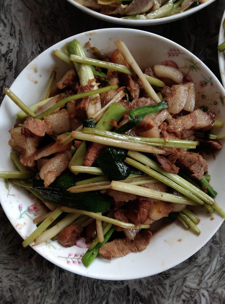 芹菜炒肉