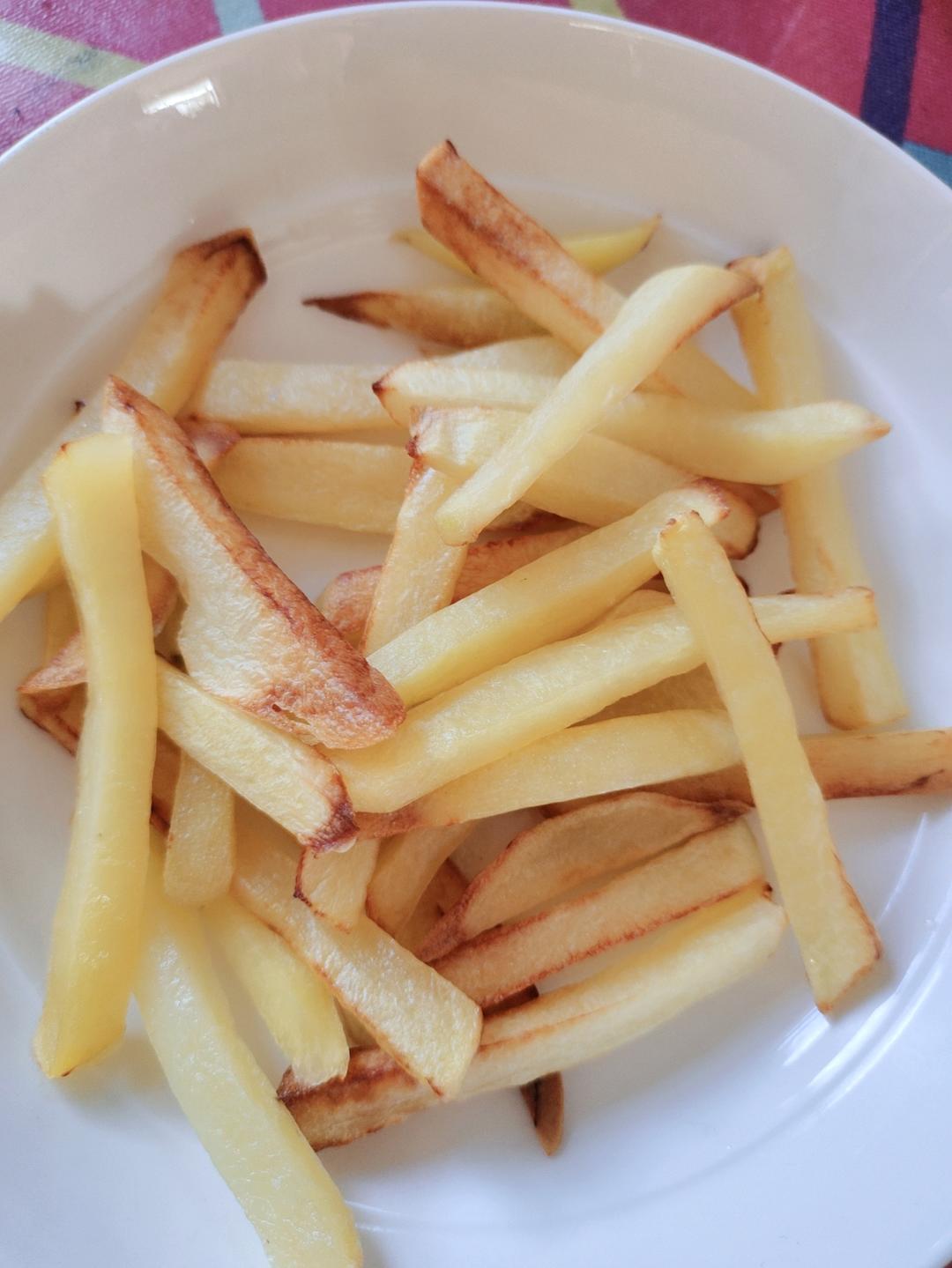 不用油也能炸出香脆好吃的薯条（空气炸锅版）