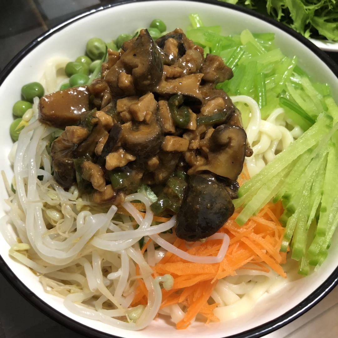 正宗老北京炸酱面