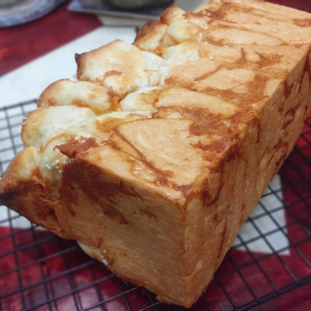 手撕肉松面包