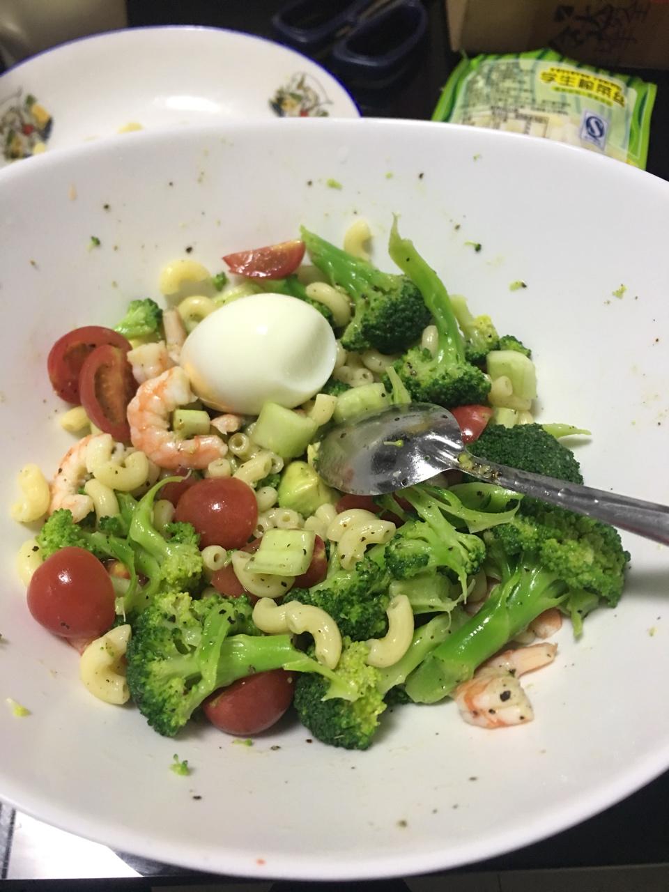 减脂低卡意面沙拉