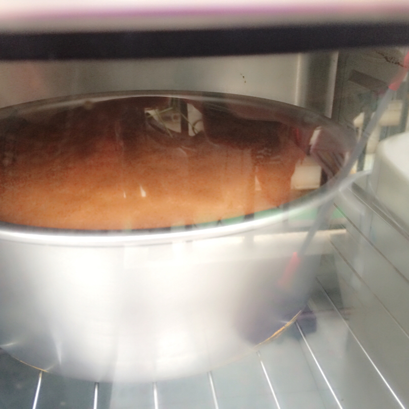 烤箱做蛋糕（戚风蛋糕的做法）