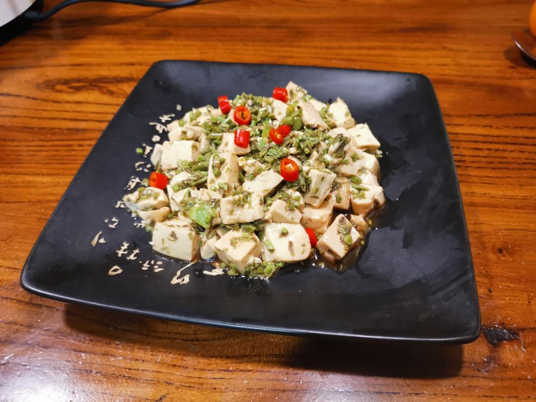 【香椿拌豆腐】一口鲜一口嫩，快把春天吃进肚子里！