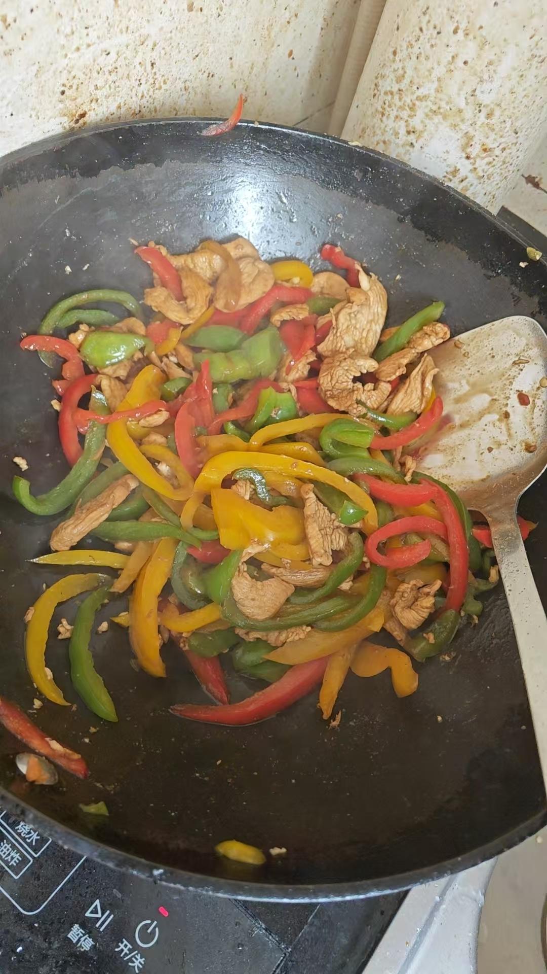 健身减肥餐:彩椒鸡胸肉