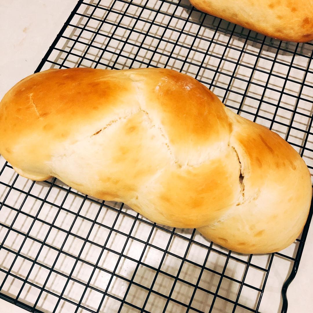 吃过这个黄油面包Brioche，你很难再爱上街边蛋糕店的面包店