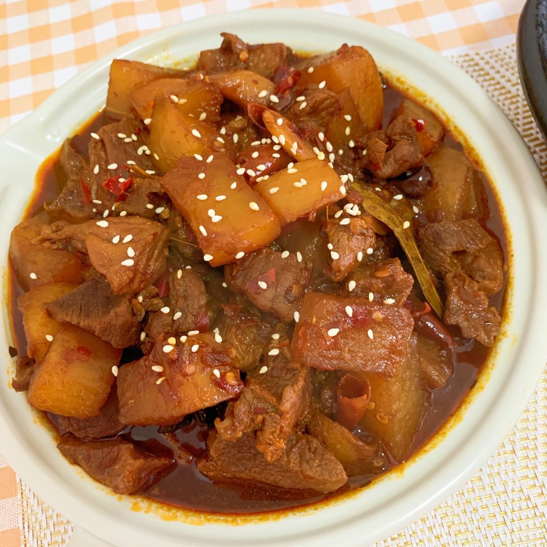 冬天就该吃の萝卜炖牛腩