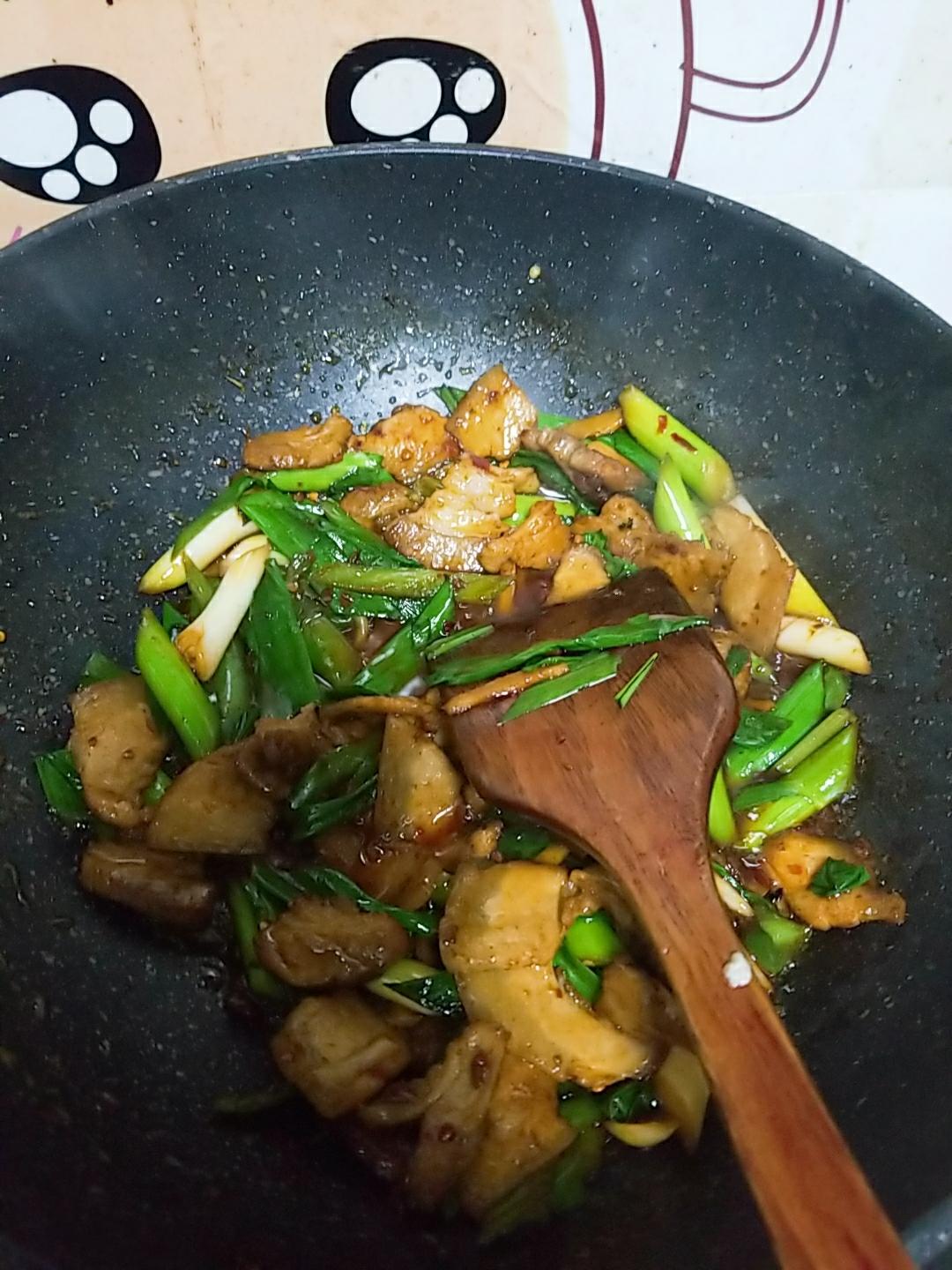 【丽丽回锅肉的做法步骤图,丽丽回锅肉怎么做好吃】丽丽爱下厨房_下