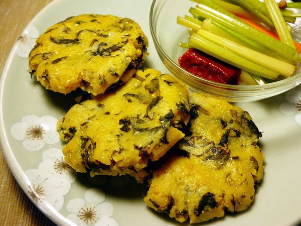 玉米面菜饼子