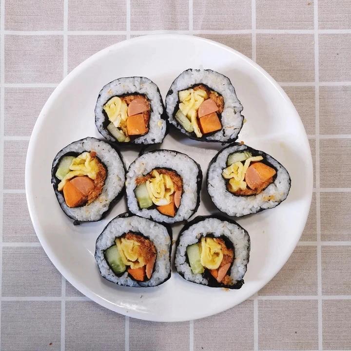 高颜值的紫菜包饭