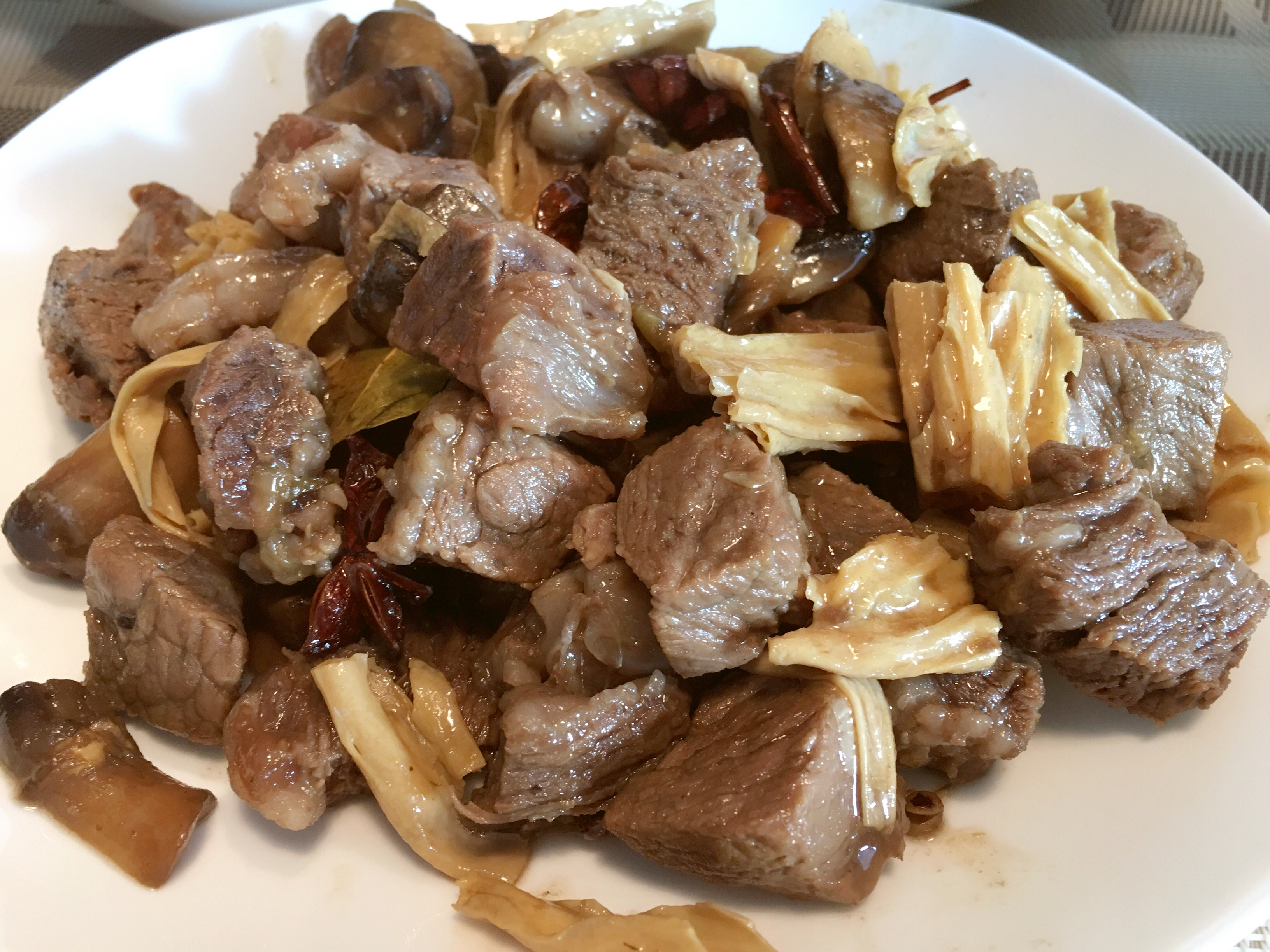 腐竹蘑菇炖牛肉（适合孕妇吃）的做法