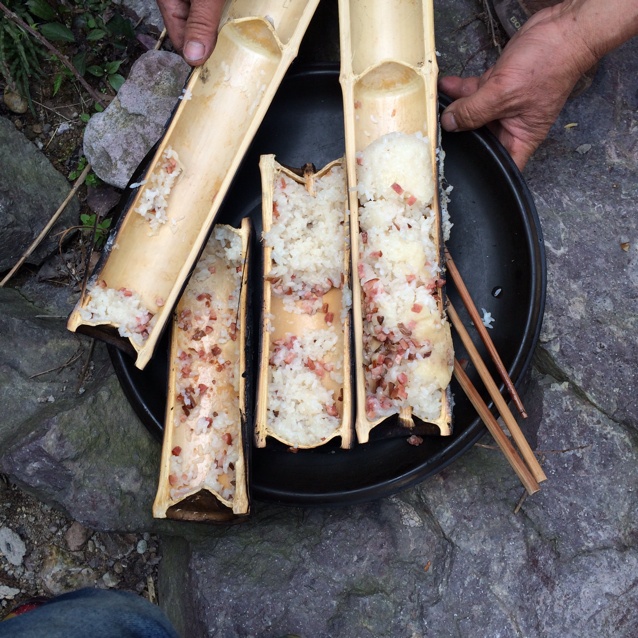 108做的明火烤制竹筒饭