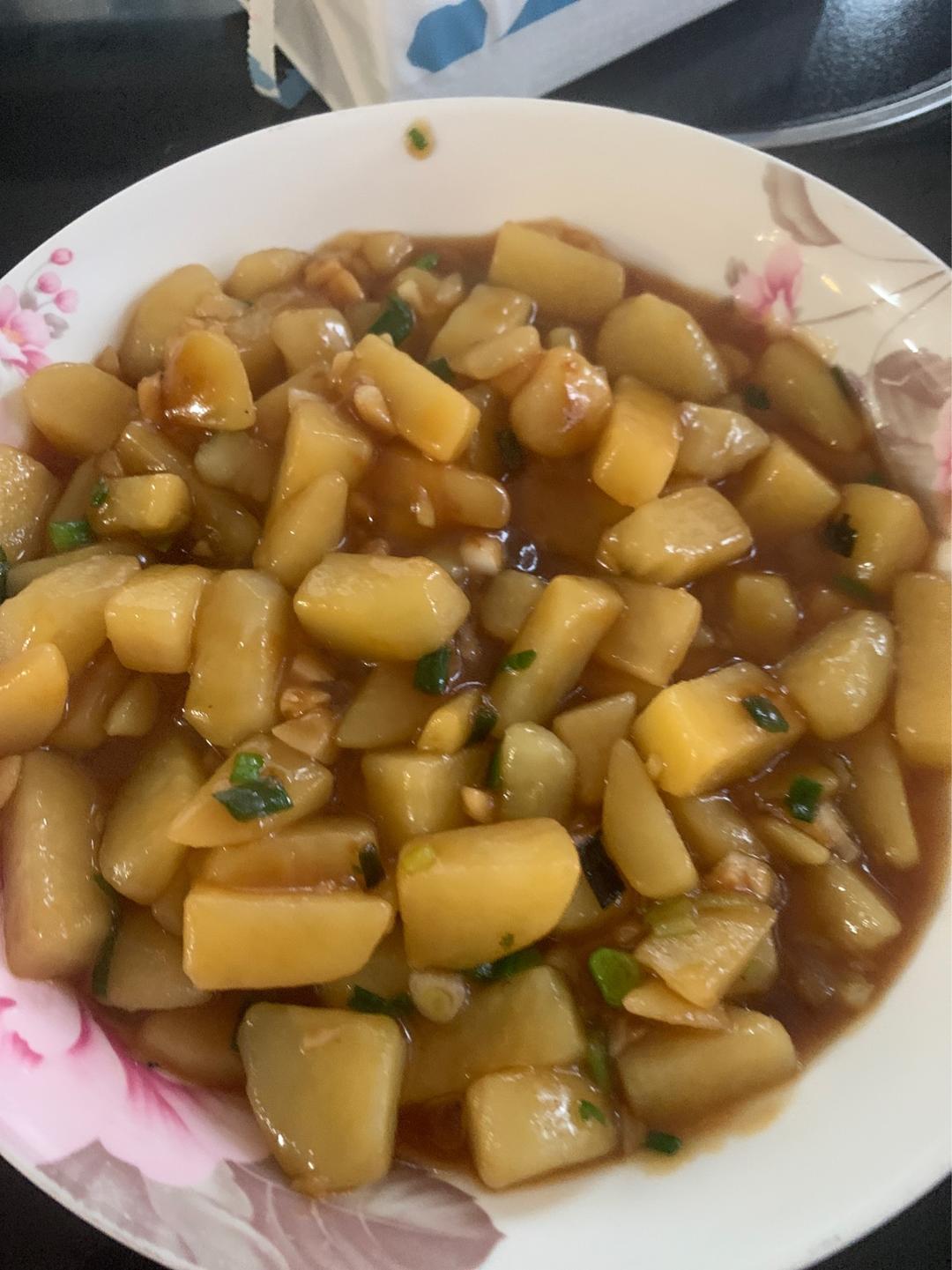 🔥巨下饭，软糯入味！比肉还好吃的红烧土豆