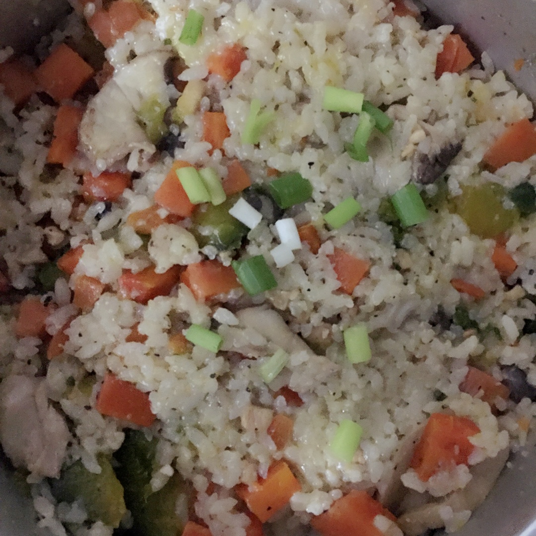 电饭煲版焖饭--香菇南瓜鸡肉饭