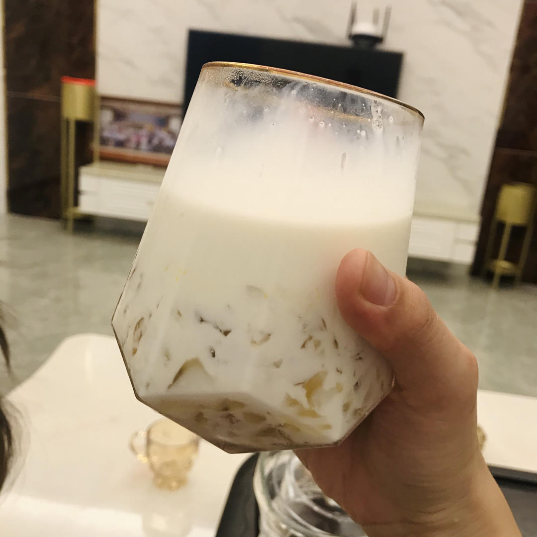 夏日饮品-水果撞奶（果冻）